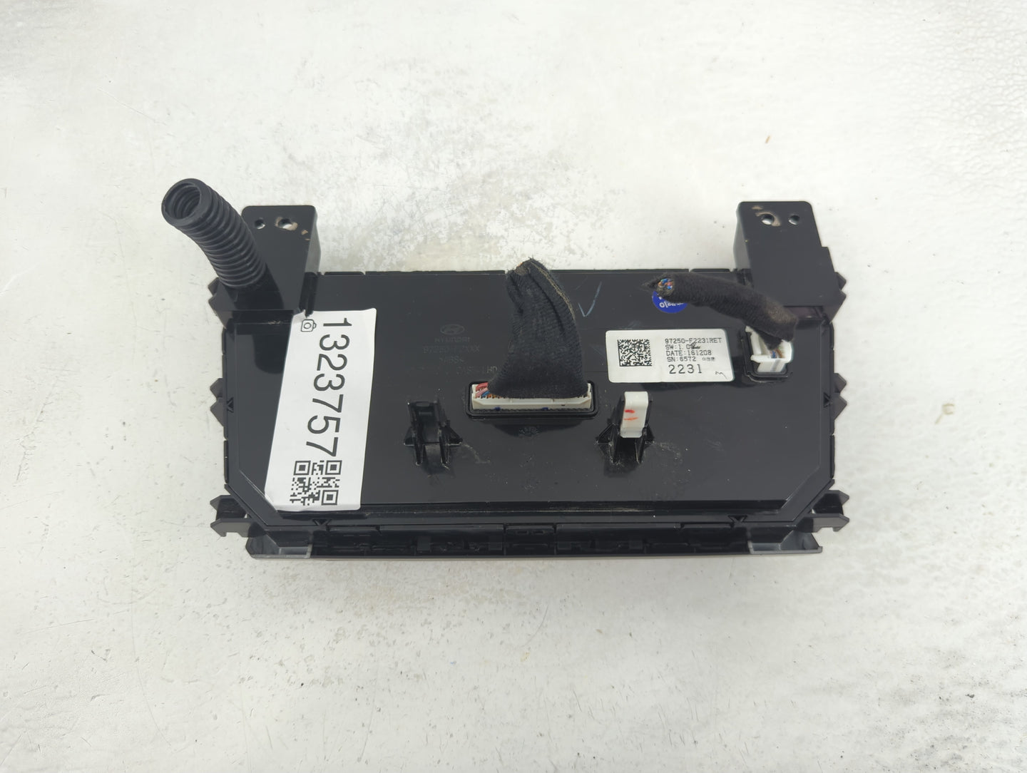 2013-2017 Hyundai Elantra Climate Control Module Temperature AC/Heater Replacement P/N:97250-F2231RET Fits OEM Used Auto Par