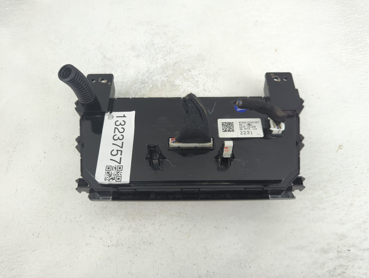 2013-2017 Hyundai Elantra Climate Control Module Temperature AC/Heater Replacement P/N:97250-F2231RET Fits OEM Used Auto Par