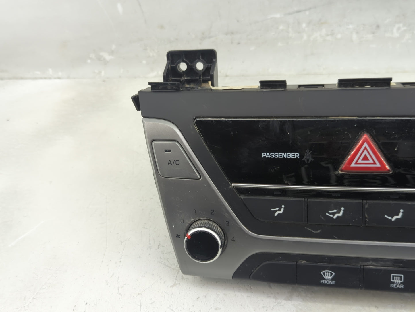 2017-2018 Hyundai Elantra Climate Control Module Temperature AC/Heater Replacement P/N:97250 F20604X Fits Fits 2017 2018 OEM