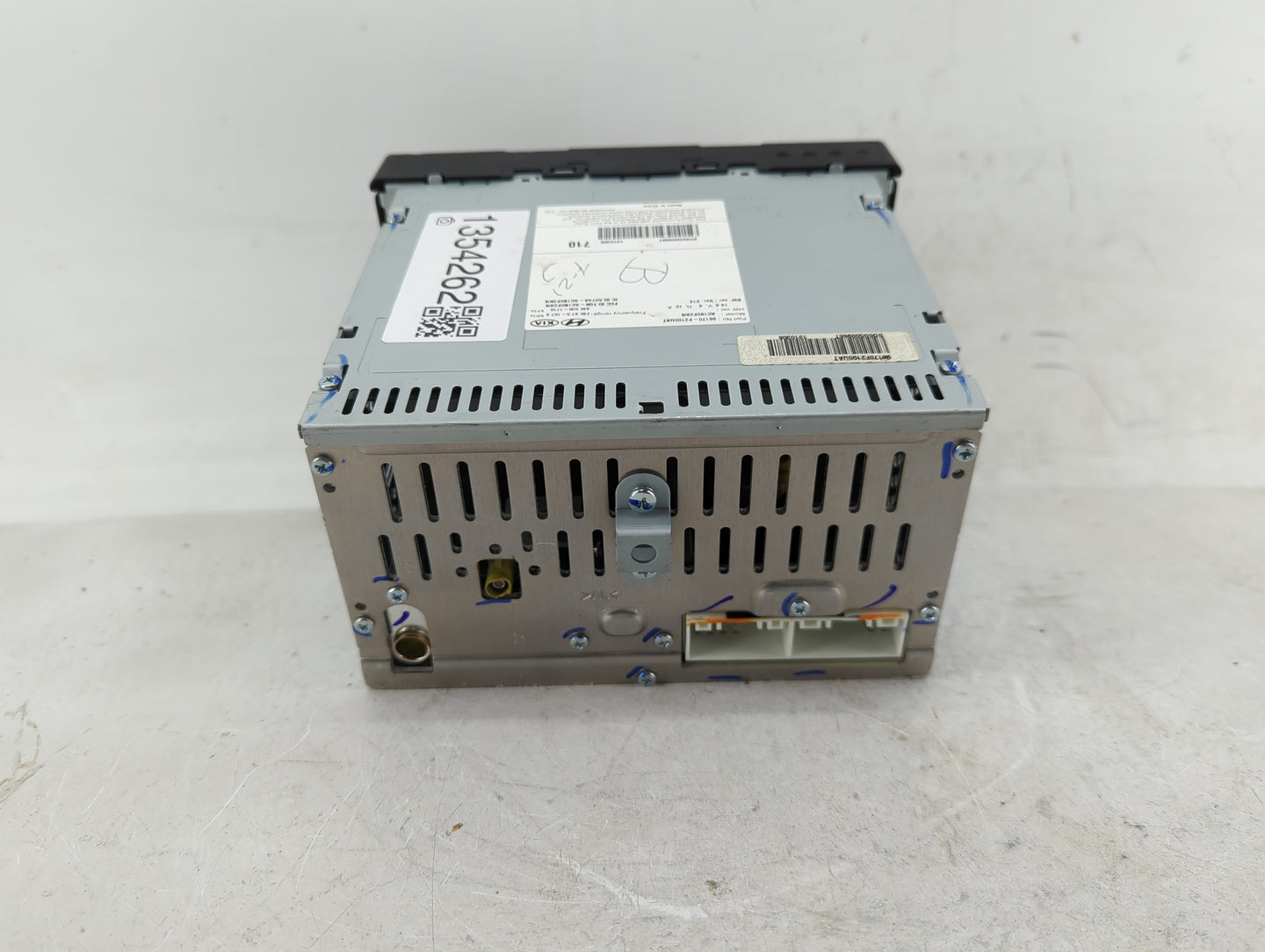 2017-2018 Hyundai Elantra Radio AM FM Cd Player Receiver Replacement P/N:96170-F2100UAT Fits Fits 2017 2018 OEM Used Auto Pa