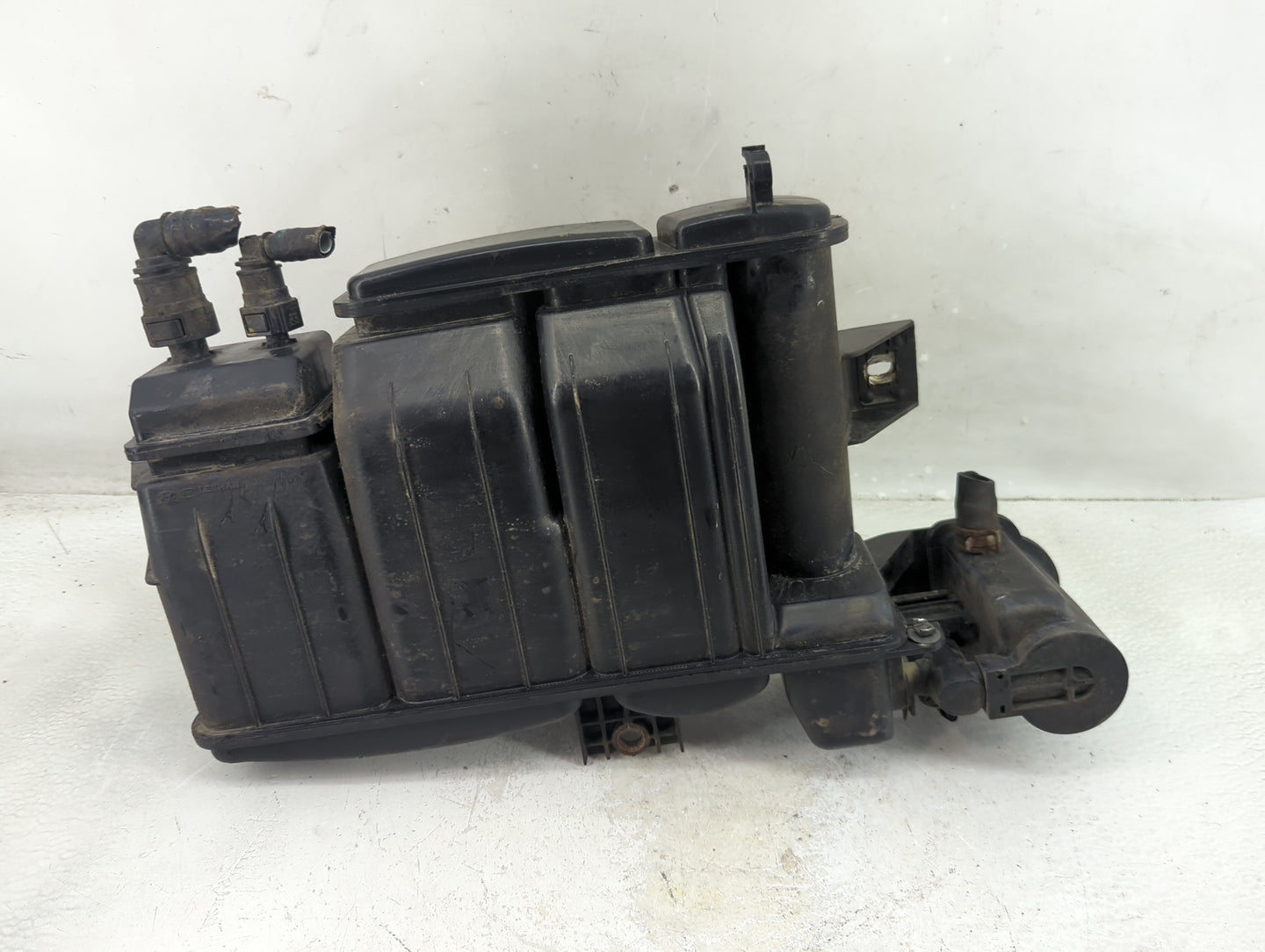 2017 Hyundai Elantra Fuel Vapor Charcoal Canister 1356554 - Oemusedautoparts1.com