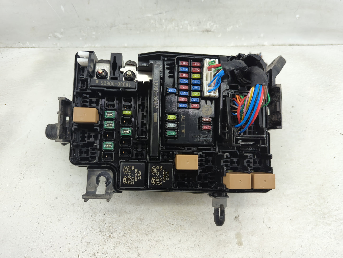 2017 Hyundai Elantra Fusebox Fuse Box Panel Relay Module P/N:91200F3140 Fits OEM Used Auto Parts - Oemusedautoparts1.com