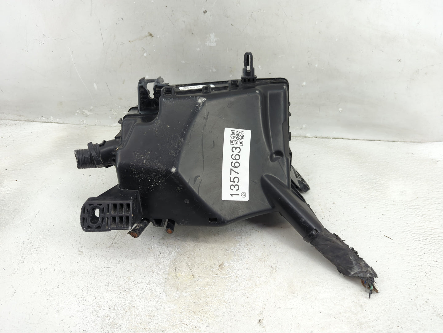 2017 Hyundai Elantra Fusebox Fuse Box Panel Relay Module P/N:91200F3140 Fits OEM Used Auto Parts - Oemusedautoparts1.com