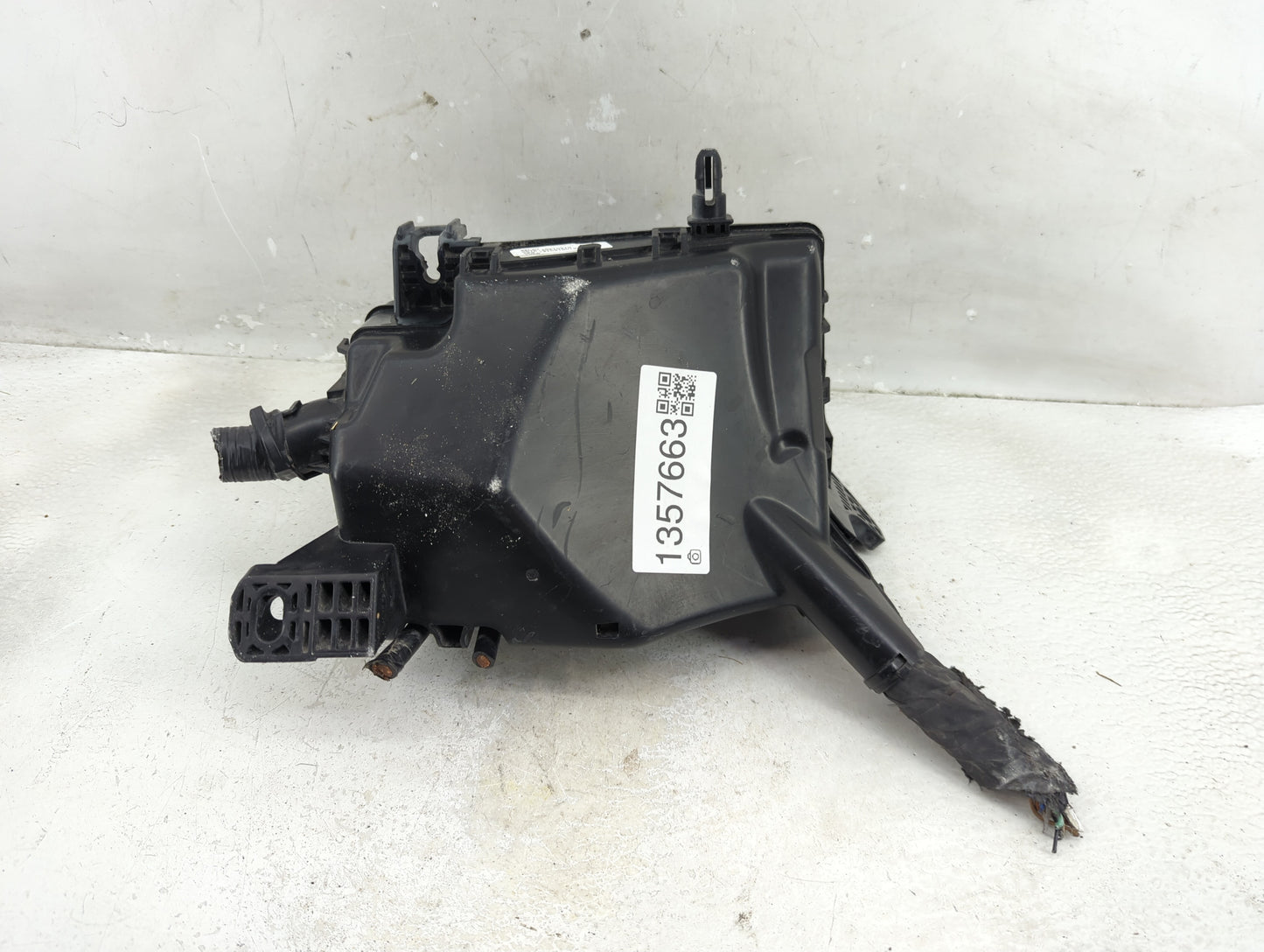 2017 Hyundai Elantra Fusebox Fuse Box Panel Relay Module P/N:91200F3140 Fits OEM Used Auto Parts - Oemusedautoparts1.com