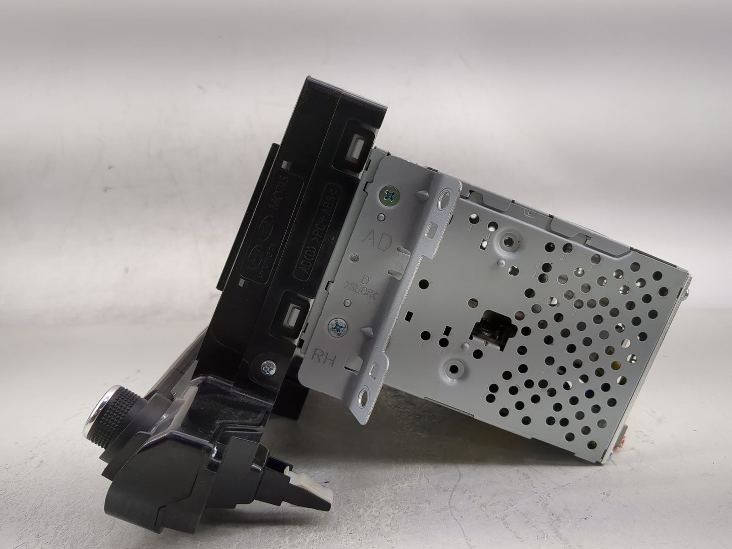 2017-2018 Hyundai Elantra Radio AM FM Cd Player Receiver Replacement P/N:96160-F2101UAT Fits Fits 2017 2018 OEM Used Auto Pa