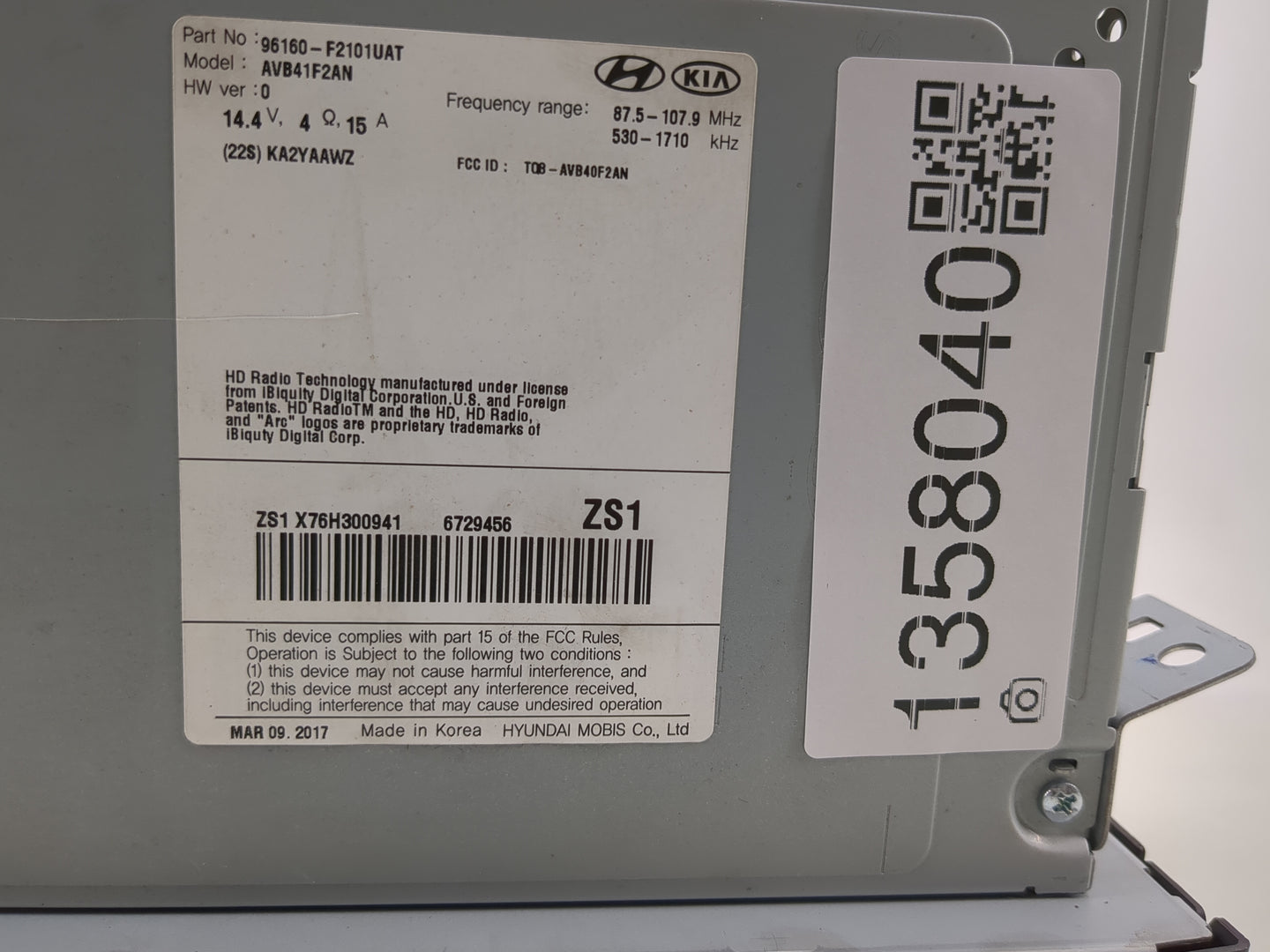2017-2018 Hyundai Elantra Radio AM FM Cd Player Receiver Replacement P/N:96160-F2101UAT Fits Fits 2017 2018 OEM Used Auto Pa