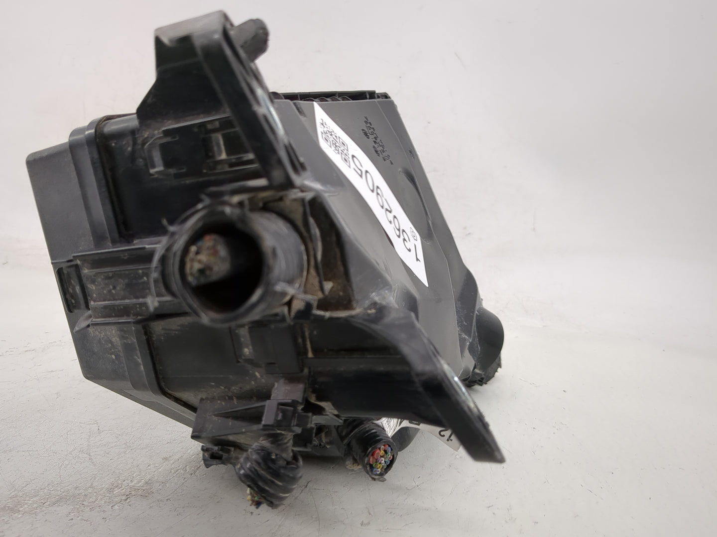 2016-2017 Hyundai Elantra Fusebox Fuse Box Panel Relay Module P/N:9124-4923 82641-47050-A, 91950-A5742 Fits Fits 2016 2017 O