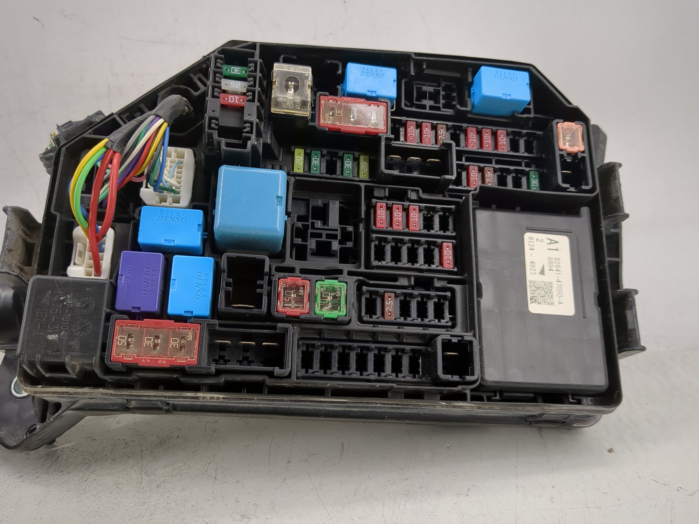 2016-2017 Hyundai Elantra Fusebox Fuse Box Panel Relay Module P/N:9124-4923 82641-47050-A, 91950-A5742 Fits Fits 2016 2017 O