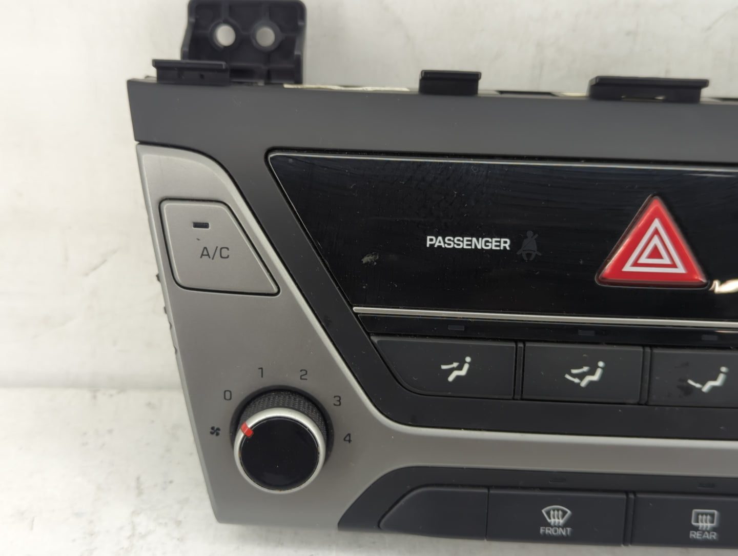 2017-2018 Hyundai Elantra Climate Control Module Temperature AC/Heater Replacement P/N:97250-F20624X 97250-F20614X Fits OEM 