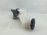 2017-2019 Hyundai Elantra Brake Master Cylinder 1376362 - Oemusedautoparts1.com