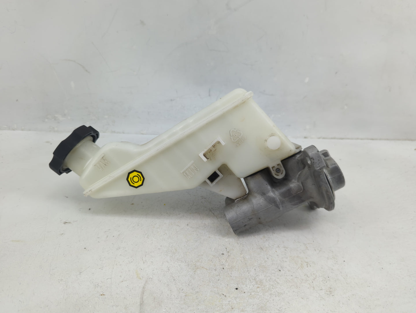 2017-2019 Hyundai Elantra Brake Master Cylinder - Oemusedautoparts1.com
