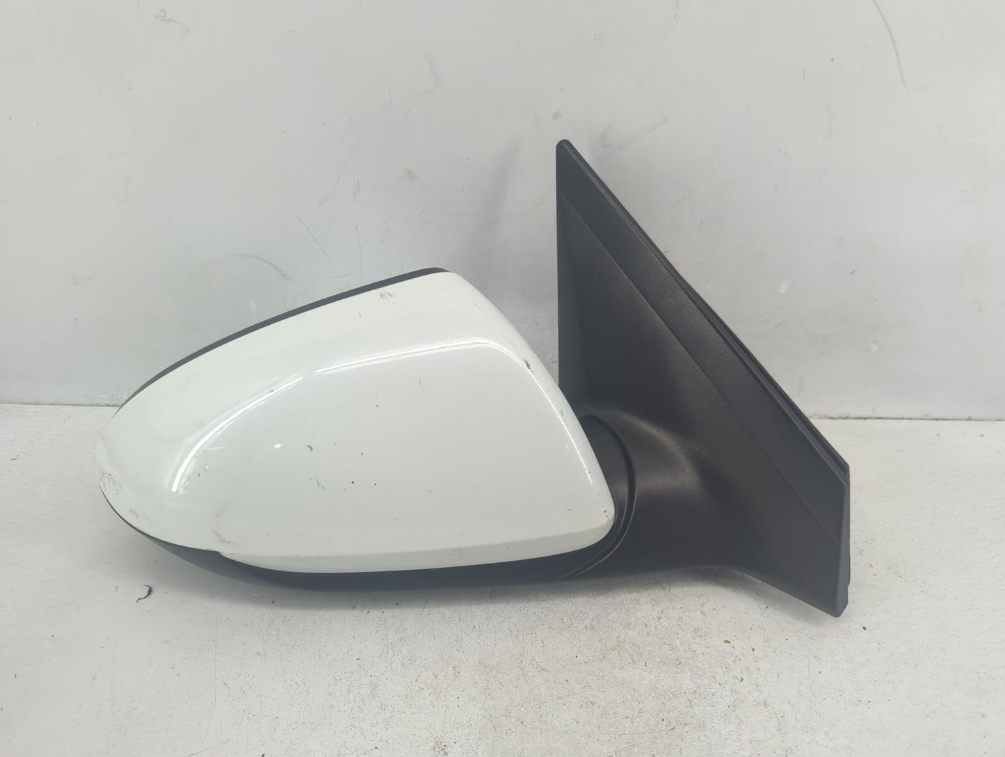 2017-2018 Hyundai Elantra Passenger Side View Mirror - Right Door Mirror OEM Used - Oemusedautoparts1.com