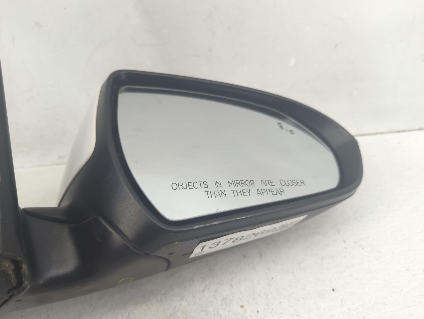 2017-2018 Hyundai Elantra Passenger Side View Mirror - Right Door Mirror OEM Used - Oemusedautoparts1.com