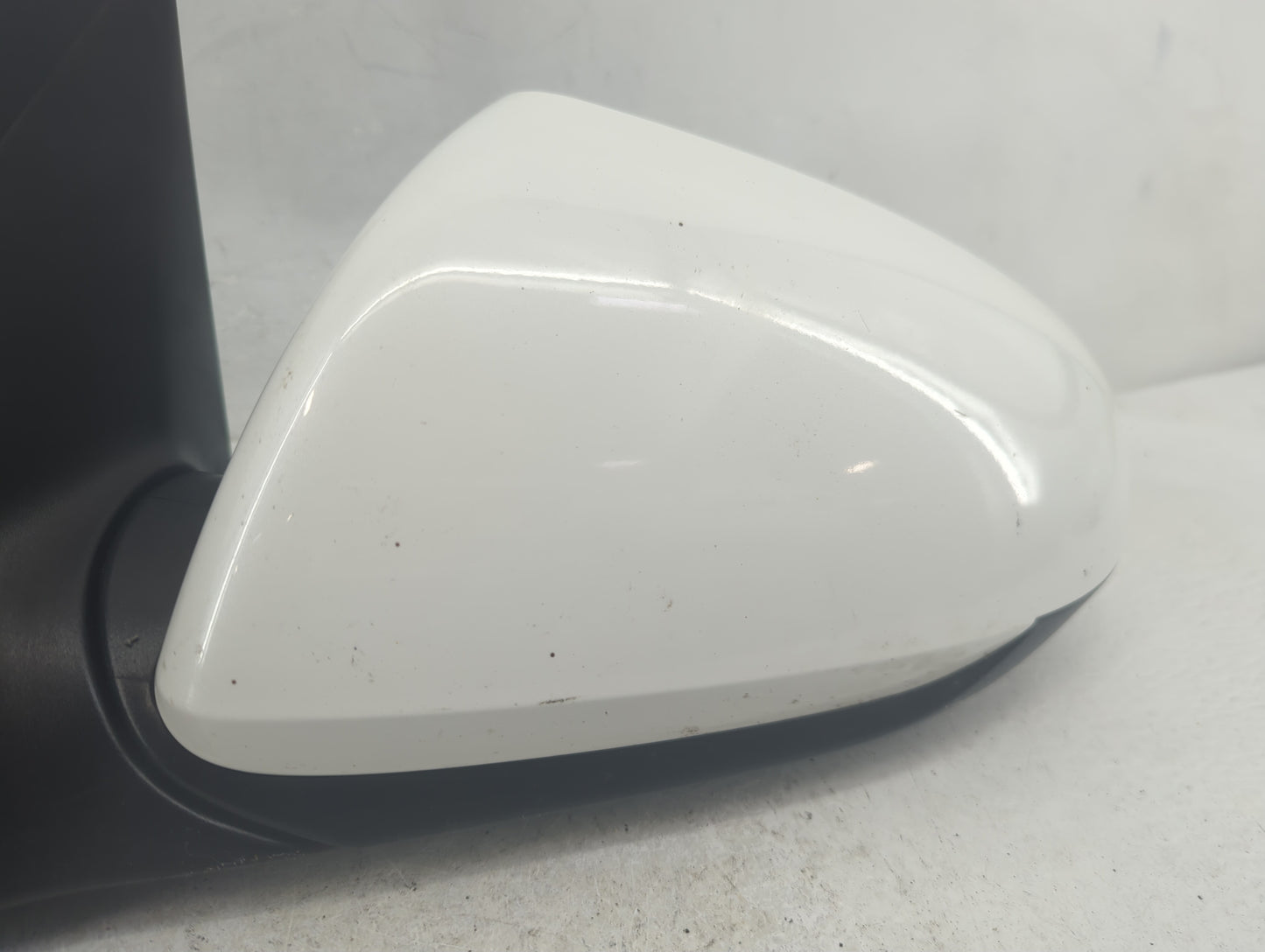 2017-2020 Hyundai Elantra Driver Side View Mirror - Left Door Mirror OEM Used - Oemusedautoparts1.com