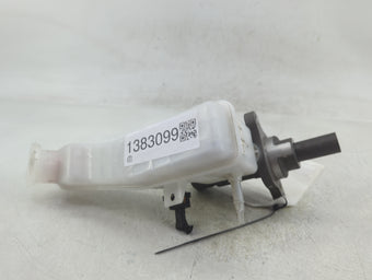 compare product 2017-2019 Hyundai Elantra Brake Master Cylinder 1383099