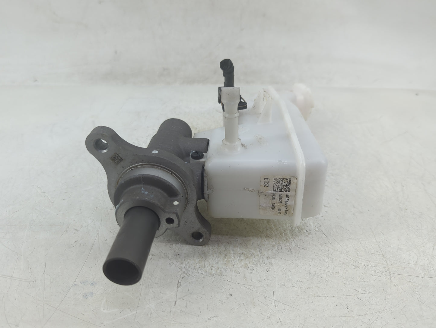2017-2019 Hyundai Elantra Brake Master Cylinder 1383099 - Oemusedautoparts1.com