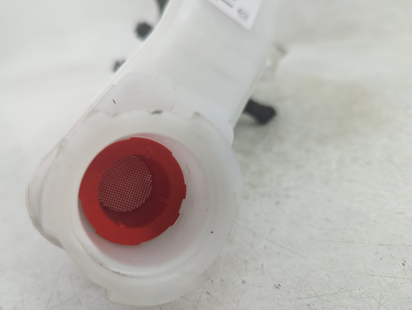 2017-2019 Hyundai Elantra Brake Master Cylinder 1383099 - Oemusedautoparts1.com