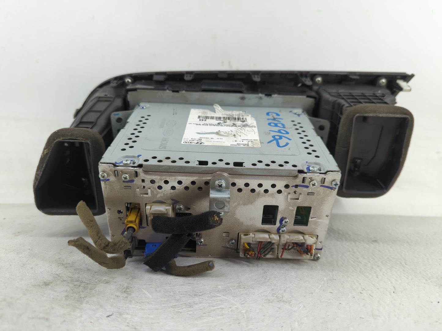 2017-2018 Hyundai Elantra Radio AM FM Cd Player Receiver Replacement P/N:96160-F2100UAT Fits Fits 2017 2018 OEM Used Auto Pa