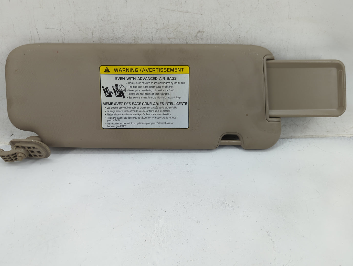 2017-2020 Hyundai Elantra Sun Visor Shade Replacement Driver Left Mirror Fits Fits 2017 2018 2019 2020 OEM Used Auto Parts -