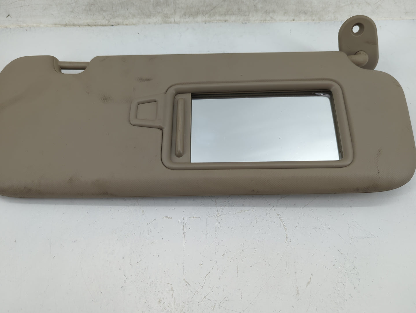 2017-2020 Hyundai Elantra Sun Visor Shade Replacement Passenger Right Mirror Fits Fits 2017 2018 2019 2020 OEM Used Auto Par