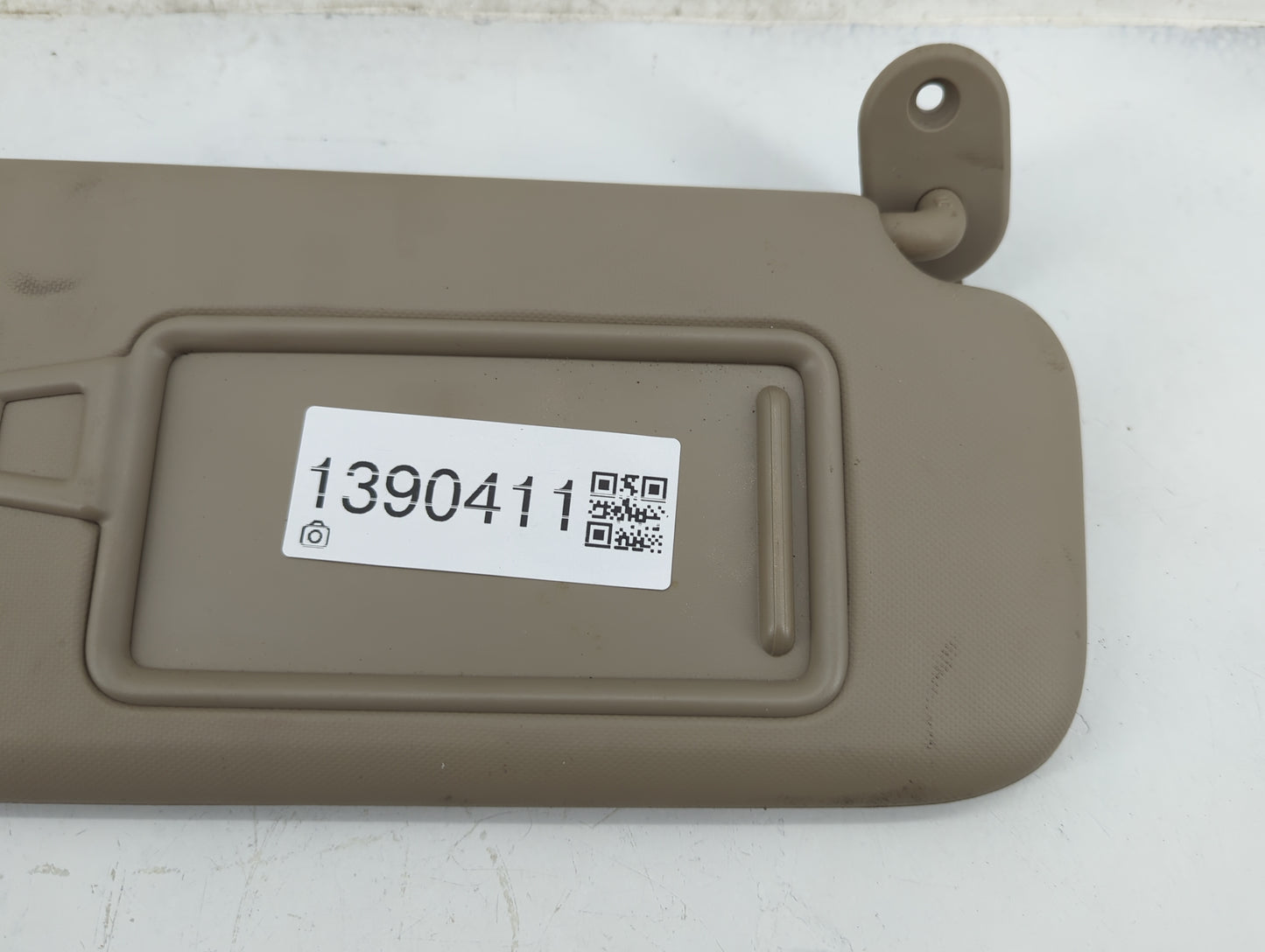 2017-2020 Hyundai Elantra Sun Visor Shade Replacement Passenger Right Mirror Fits Fits 2017 2018 2019 2020 OEM Used Auto Par