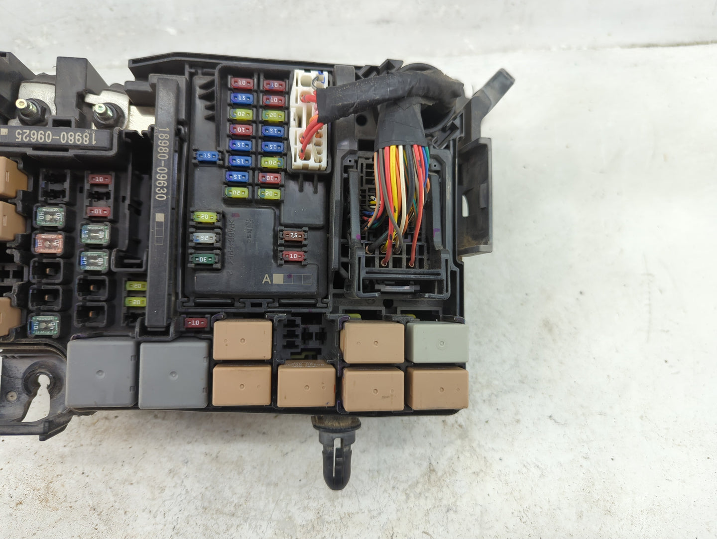 2017 Hyundai Elantra Fusebox Fuse Box Panel Relay Module P/N:91956-F2020 Fits OEM Used Auto Parts - Oemusedautoparts1.com