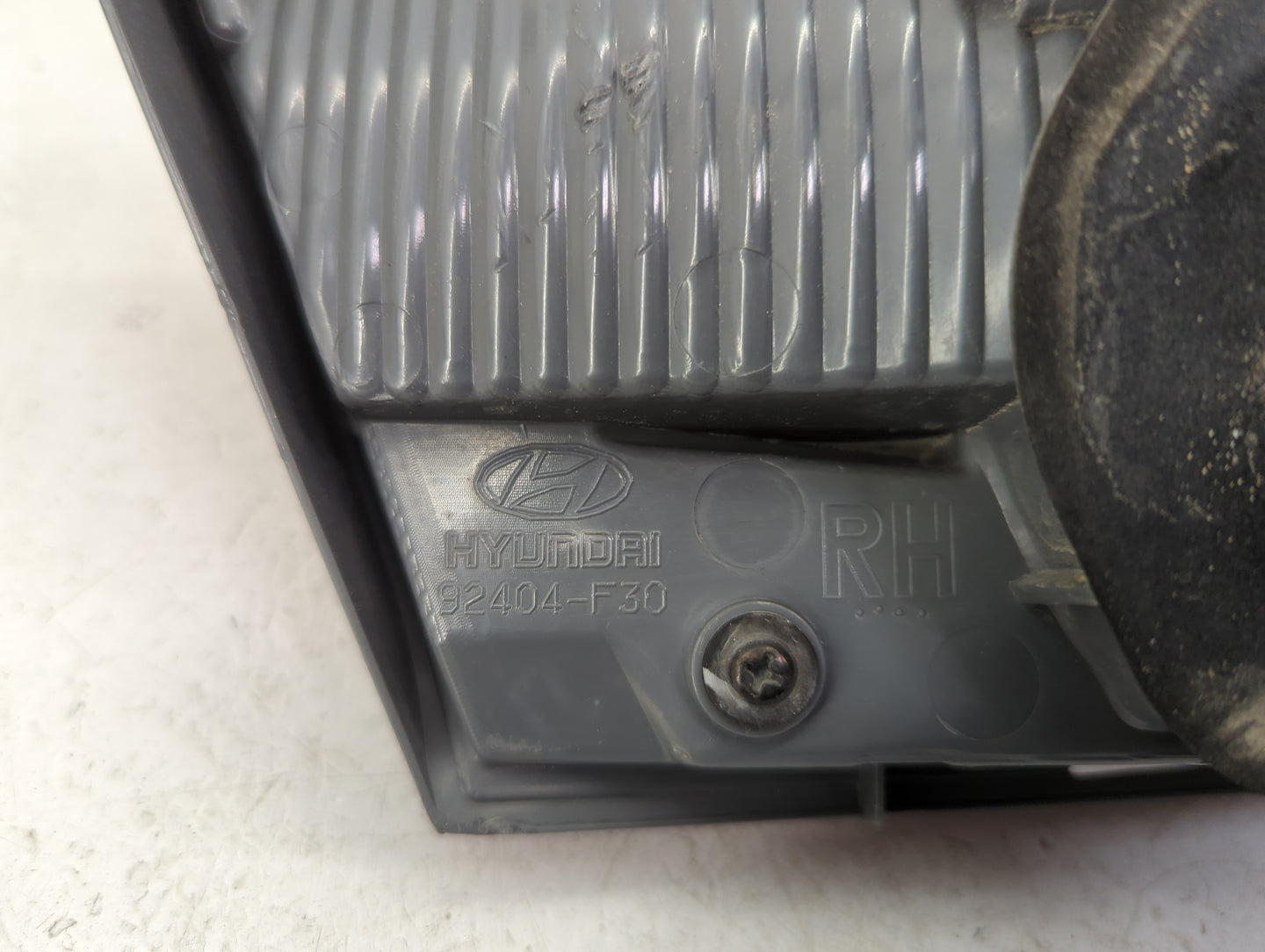 2013-2017 Hyundai Elantra Tail Light Assembly Passenger Right OEM P/N:92404-F30 Fits Fits 2013 2014 2015 2016 2017 OEM Used 