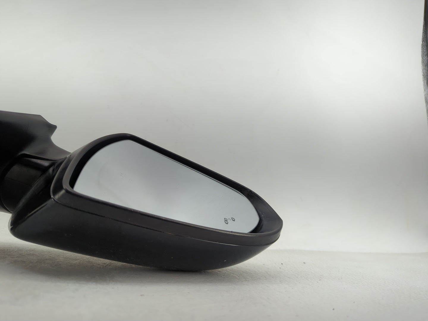 2017-2018 Hyundai Elantra Driver Side View Mirror - Left Door Mirror OEM Used - Oemusedautoparts1.com