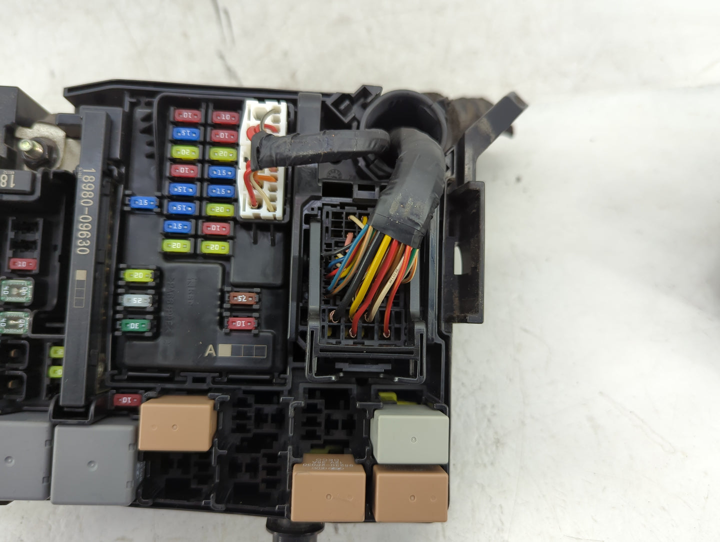 2017 Hyundai Elantra Fusebox Fuse Box Panel Relay Module P/N:91203 F2200 Fits OEM Used Auto Parts - Oemusedautoparts1.com
