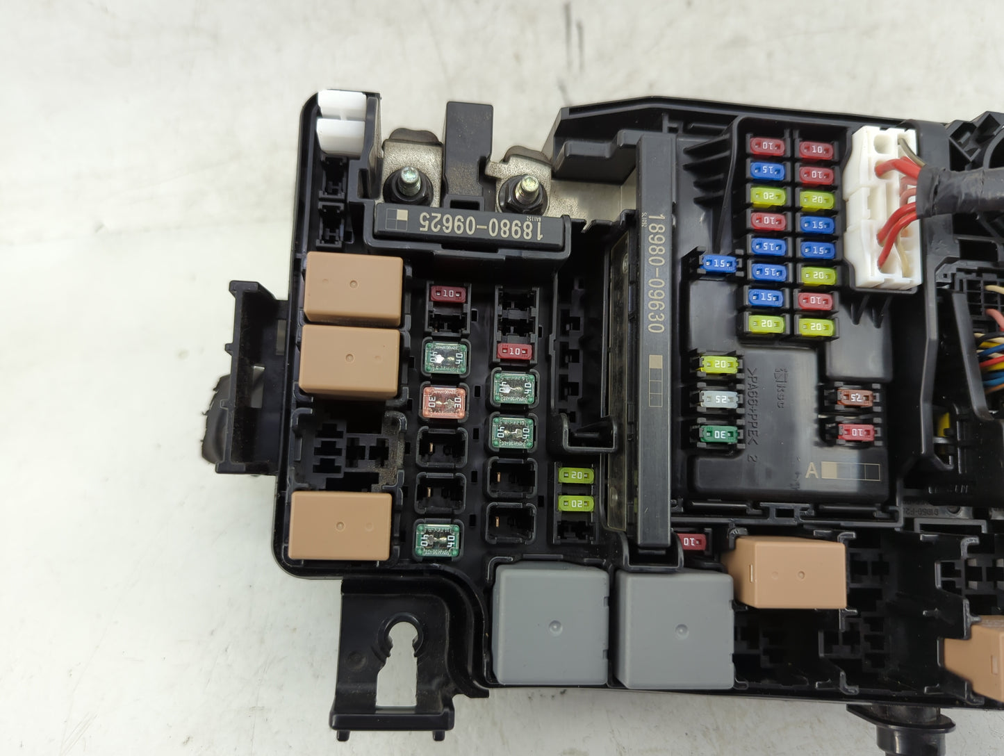 2017 Hyundai Elantra Fusebox Fuse Box Panel Relay Module P/N:91203 F2200 Fits OEM Used Auto Parts - Oemusedautoparts1.com