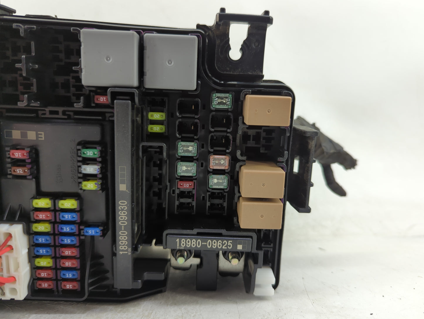 2017 Hyundai Elantra Fusebox Fuse Box Panel Relay Module P/N:91219-G3170 Fits OEM Used Auto Parts - Oemusedautoparts1.com