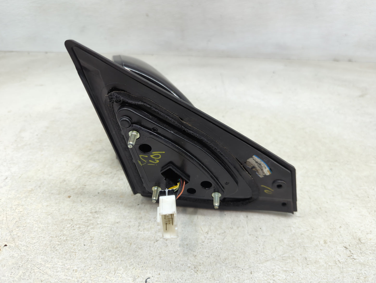 2017-2020 Hyundai Elantra Driver Side View Mirror - Left Door Mirror OEM Used - Oemusedautoparts1.com