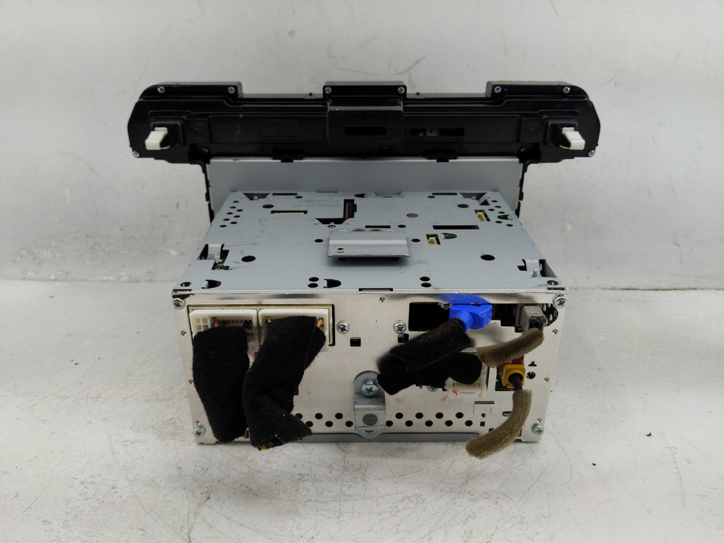 2017-2018 Hyundai Elantra Radio AM FM Cd Player Receiver Replacement P/N:96160-F2100UAT Fits Fits 2017 2018 OEM Used Auto Pa