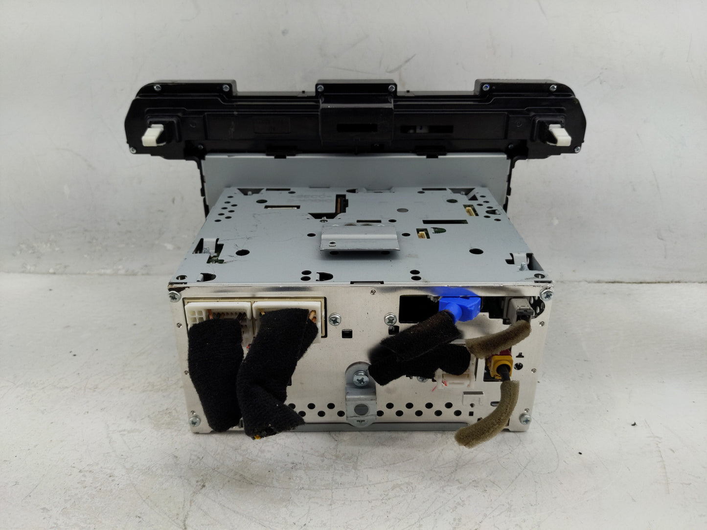 2017-2018 Hyundai Elantra Radio AM FM Cd Player Receiver Replacement P/N:96160-F2100UAT Fits Fits 2017 2018 OEM Used Auto Pa