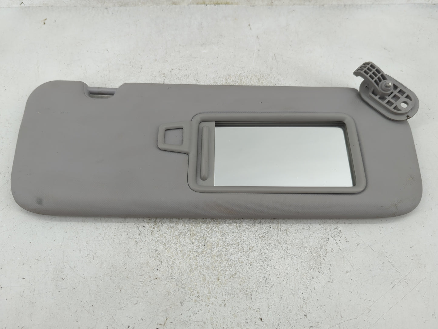 2017-2020 Hyundai Elantra Sun Visor Shade Replacement Passenger Right Mirror Fits Fits 2017 2018 2019 2020 OEM Used Auto Par