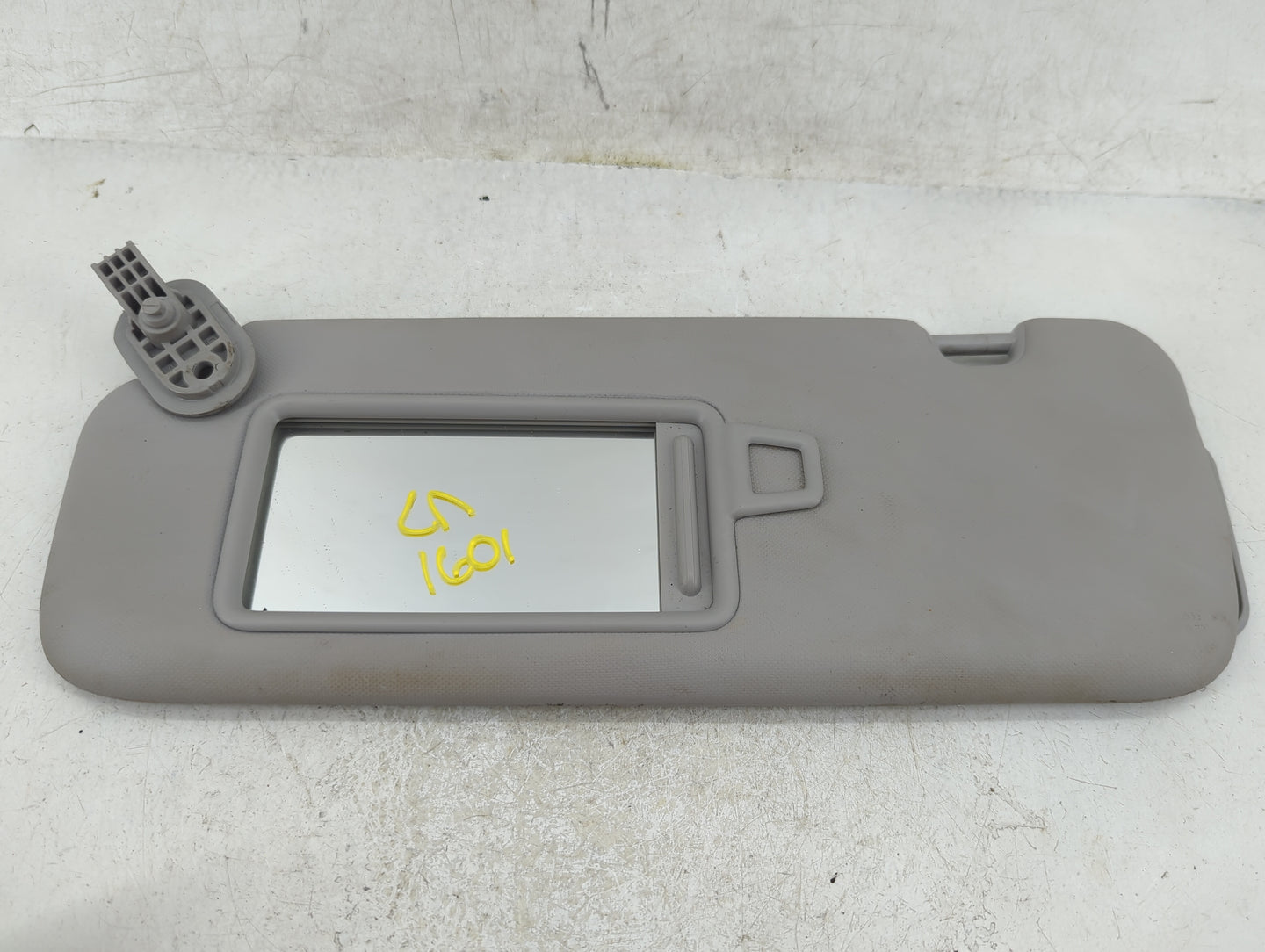 2017-2020 Hyundai Elantra Sun Visor Shade Replacement Driver Left Mirror Fits Fits 2017 2018 2019 2020 OEM Used Auto Parts -