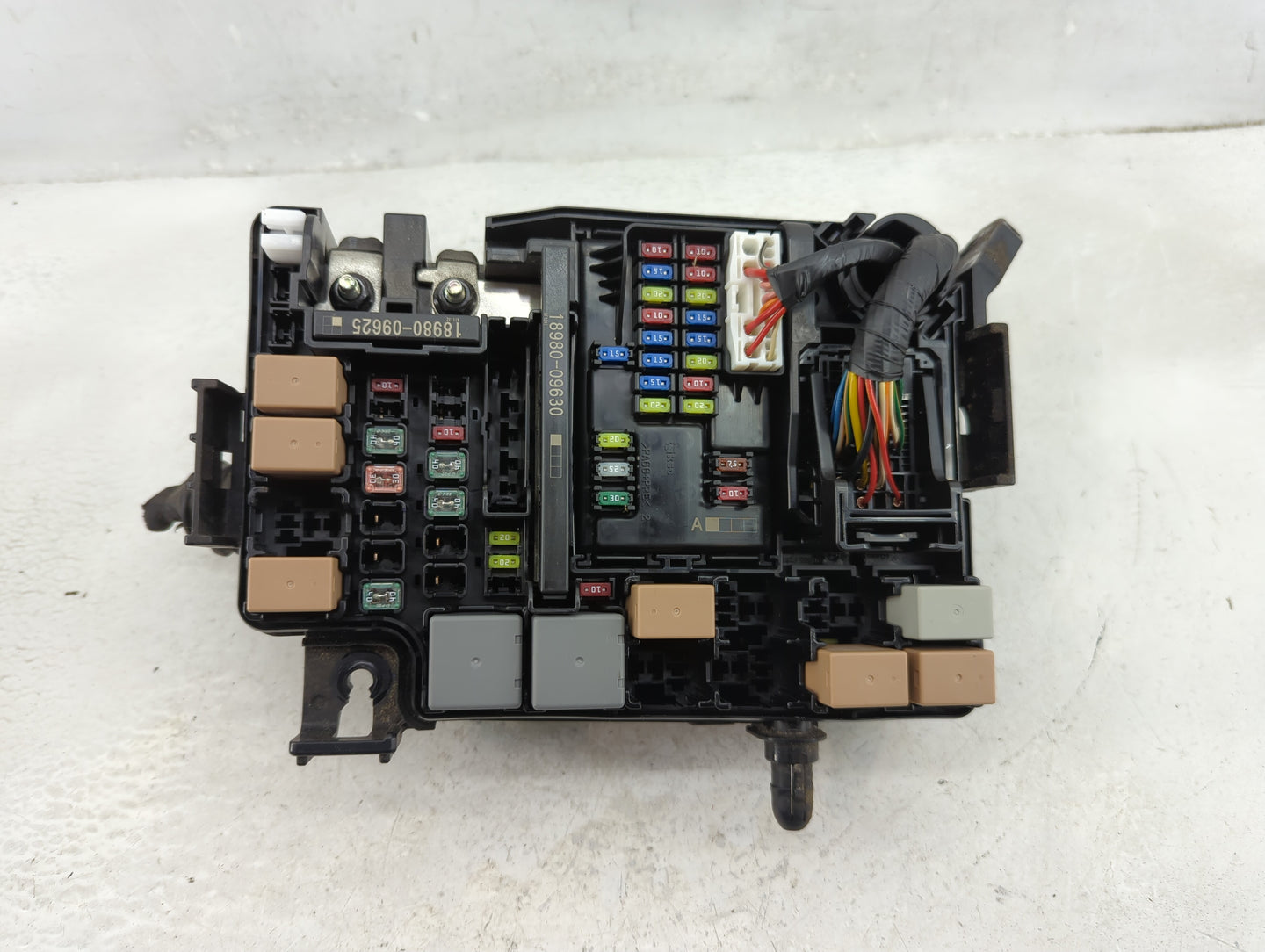 2017 Hyundai Elantra Fusebox Fuse Box Panel Relay Module P/N:91956-F2020 Fits OEM Used Auto Parts - Oemusedautoparts1.com