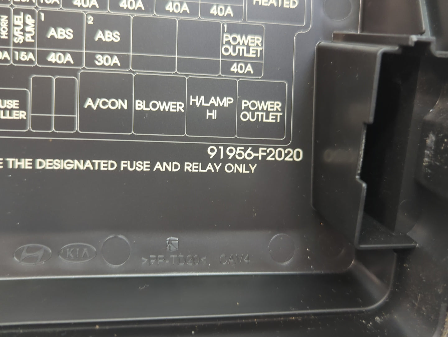 2017 Hyundai Elantra Fusebox Fuse Box Panel Relay Module P/N:91956-F2020 Fits OEM Used Auto Parts - Oemusedautoparts1.com
