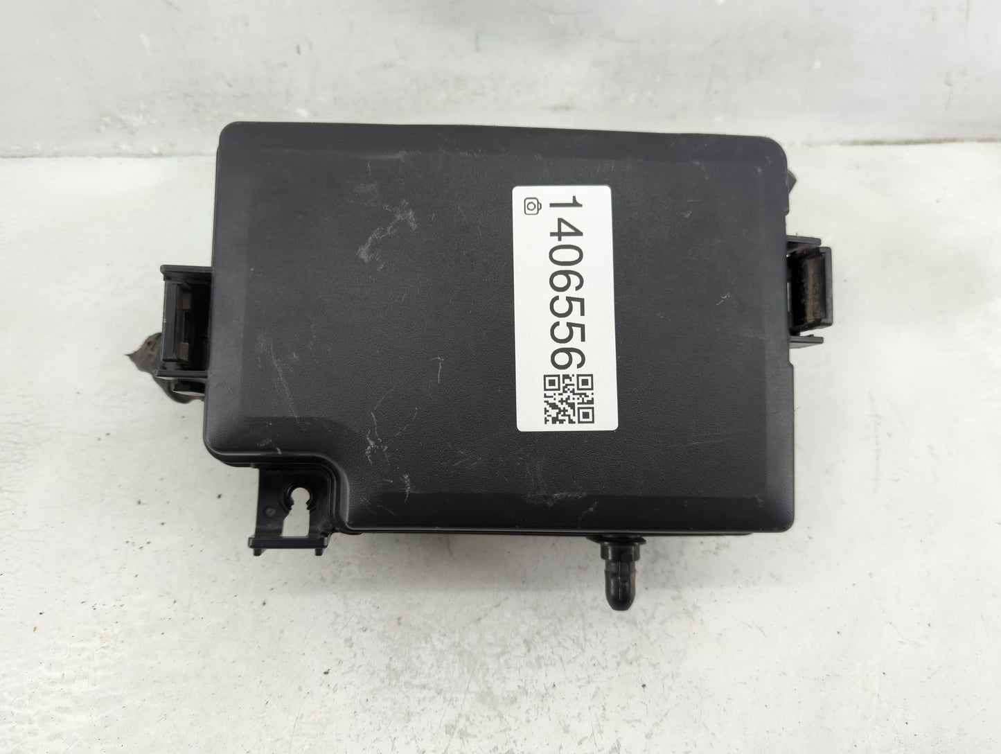 2017 Hyundai Elantra Fusebox Fuse Box Panel Relay Module Fits OEM Used Auto Parts - Oemusedautoparts1.com