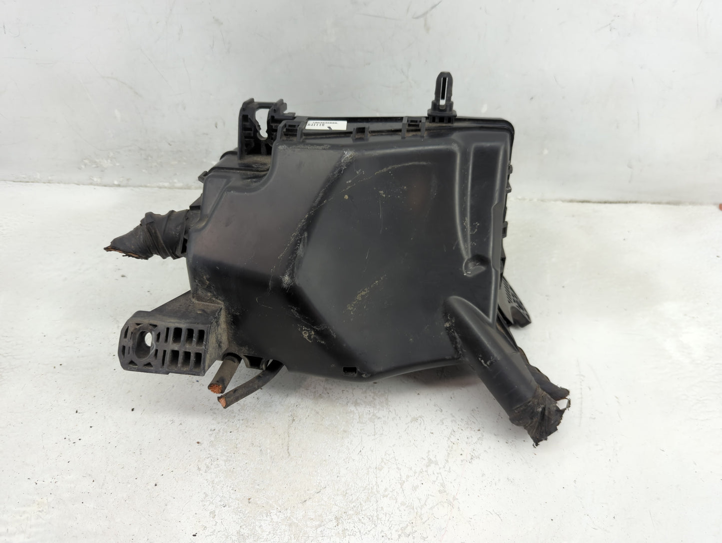 2017 Hyundai Elantra Fusebox Fuse Box Panel Relay Module Fits OEM Used Auto Parts - Oemusedautoparts1.com