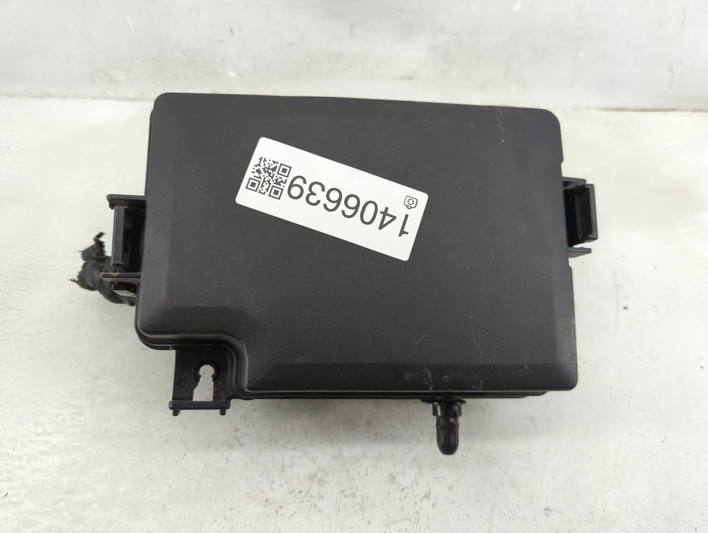 2017 Hyundai Elantra Fusebox Fuse Box Panel Relay Module Fits OEM Used Auto Parts - Oemusedautoparts1.com
