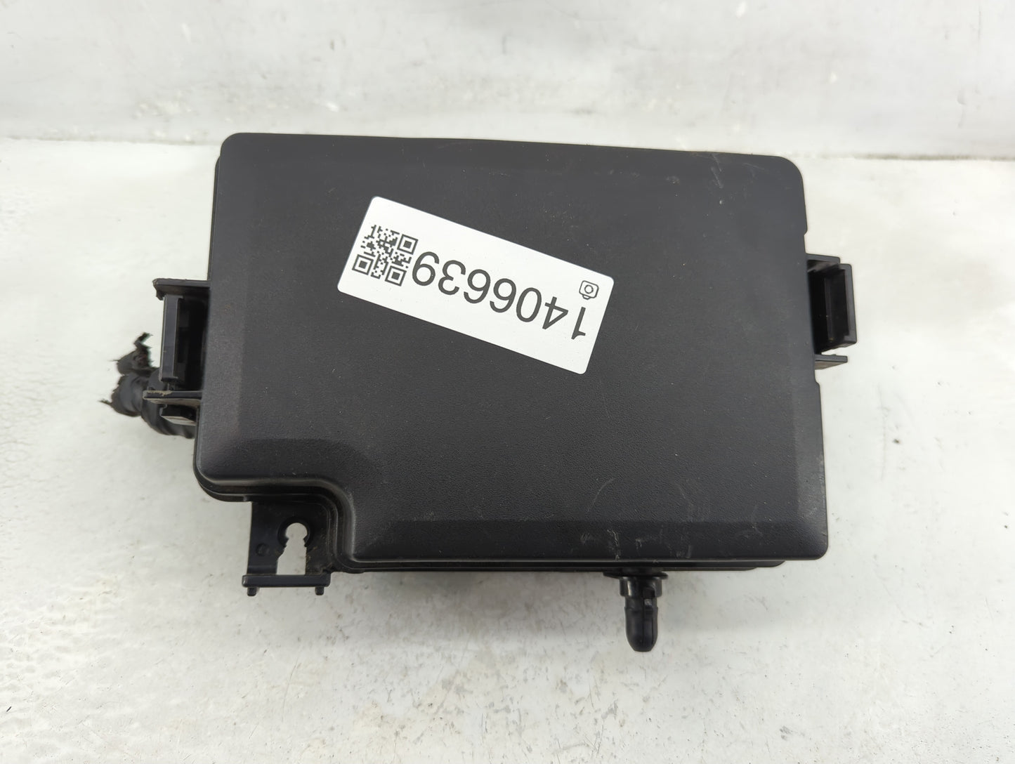 2017 Hyundai Elantra Fusebox Fuse Box Panel Relay Module Fits OEM Used Auto Parts - Oemusedautoparts1.com