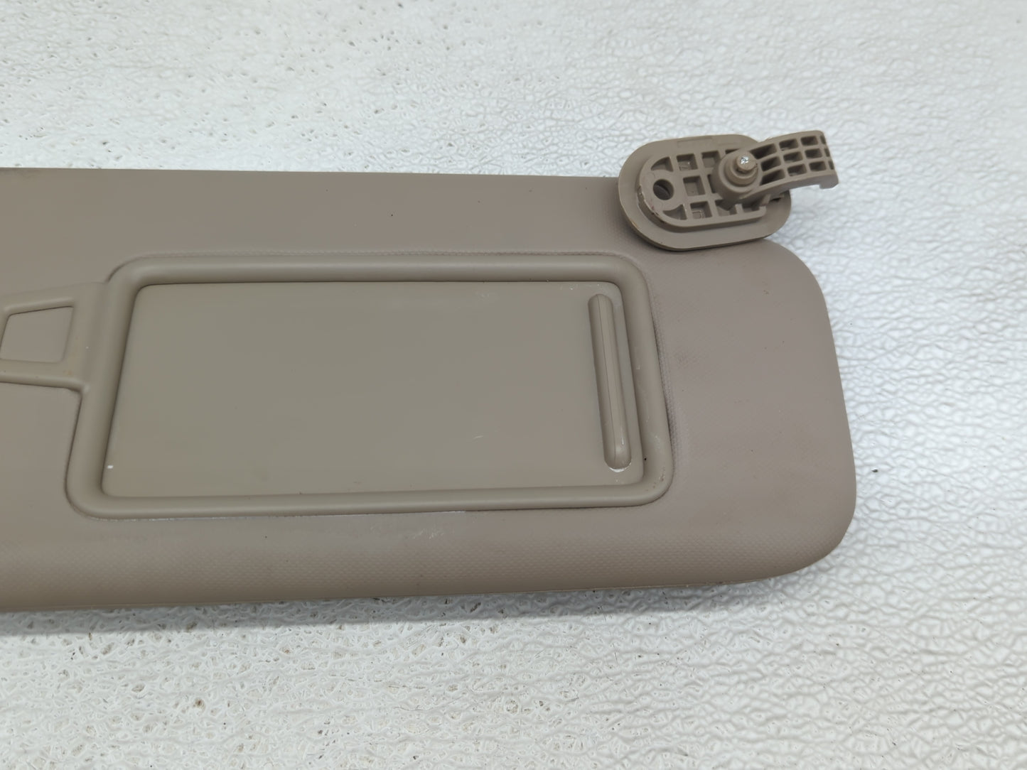 2017-2020 Hyundai Elantra Sun Visor Shade Replacement Passenger Right Mirror Fits Fits 2017 2018 2019 2020 OEM Used Auto Par
