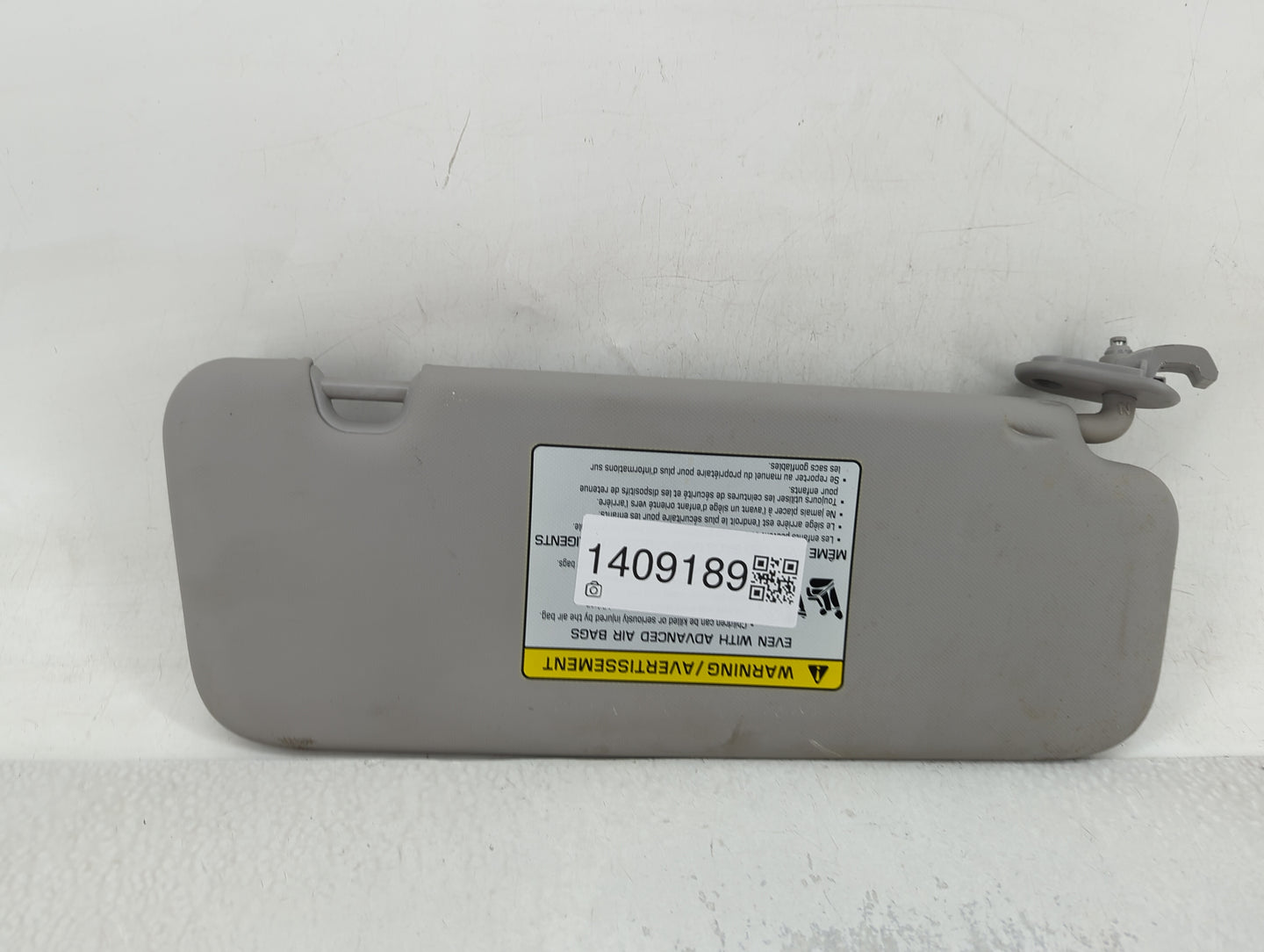 2017-2020 Hyundai Elantra Sun Visor Shade Replacement Driver Left Mirror Fits Fits 2017 2018 2019 2020 OEM Used Auto Parts -