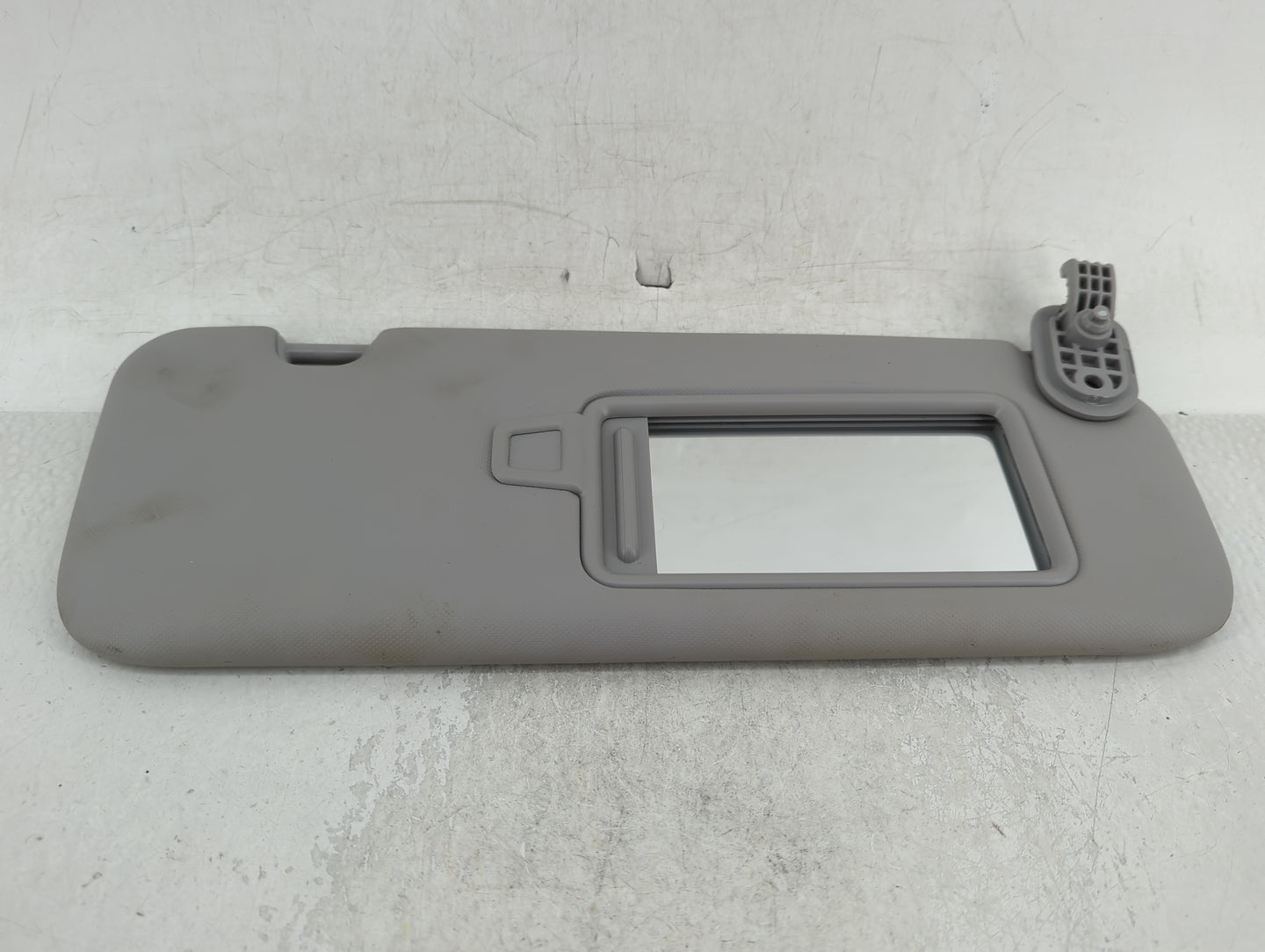 2017-2020 Hyundai Elantra Sun Visor Shade Replacement Passenger Right Mirror Fits Fits 2017 2018 2019 2020 OEM Used Auto Par