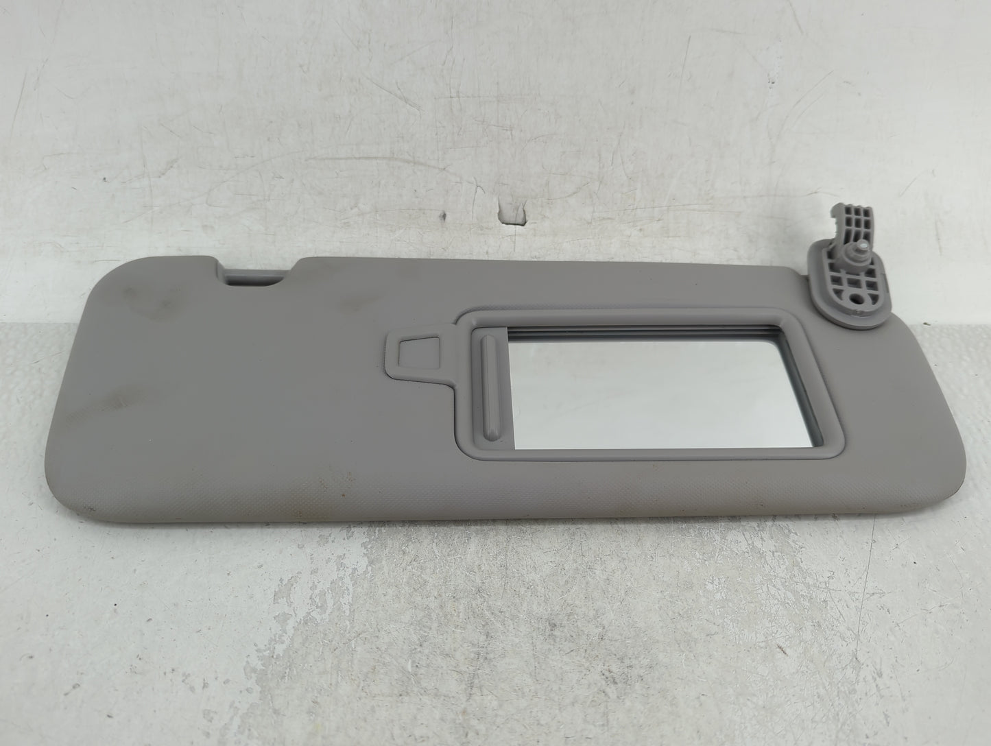 2017-2020 Hyundai Elantra Sun Visor Shade Replacement Passenger Right Mirror Fits Fits 2017 2018 2019 2020 OEM Used Auto Par