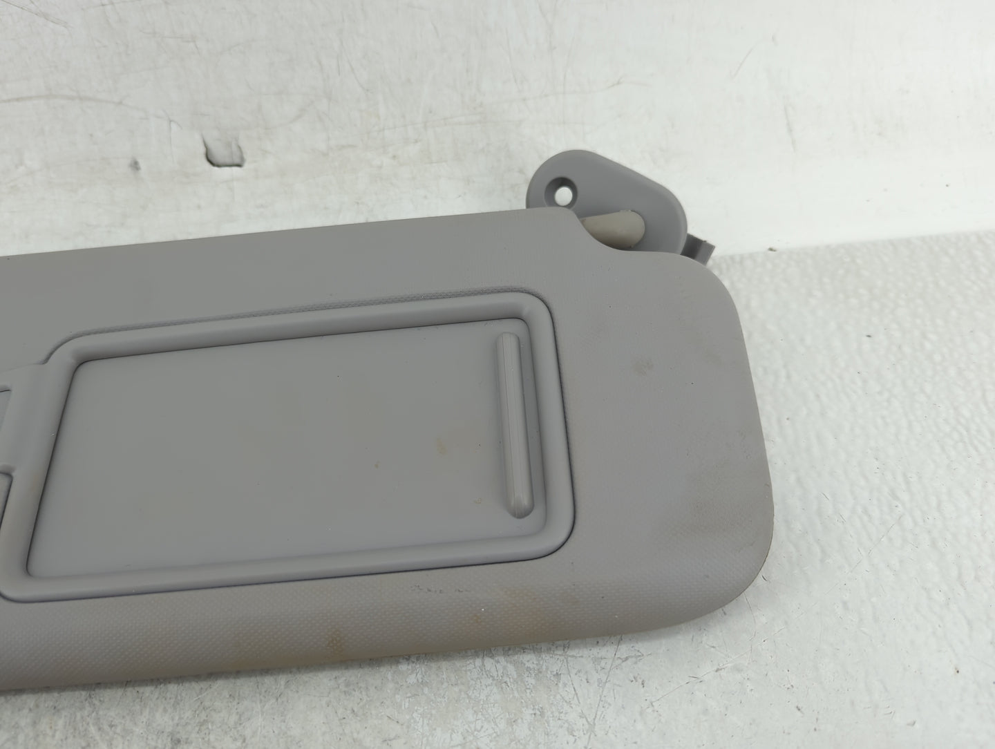 2017-2020 Hyundai Elantra Sun Visor Shade Replacement Passenger Right Mirror Fits Fits 2017 2018 2019 2020 OEM Used Auto Par