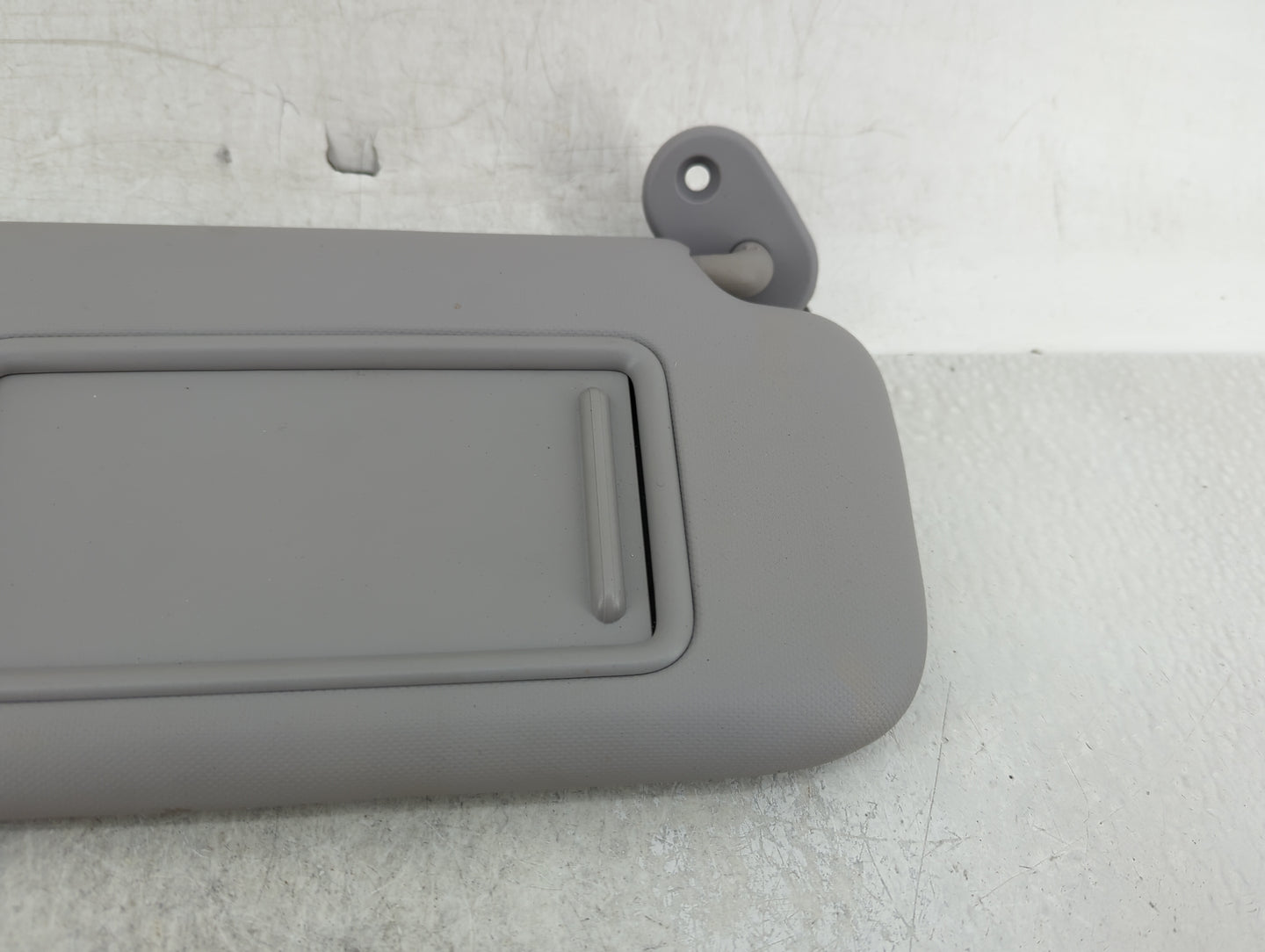 2017-2020 Hyundai Elantra Sun Visor Shade Replacement Passenger Right Mirror Fits Fits 2017 2018 2019 2020 OEM Used Auto Par