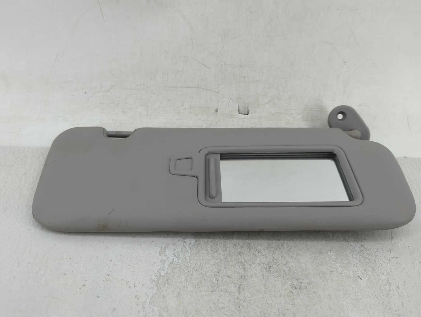 2017-2020 Hyundai Elantra Sun Visor Shade Replacement Passenger Right Mirror Fits Fits 2017 2018 2019 2020 OEM Used Auto Par