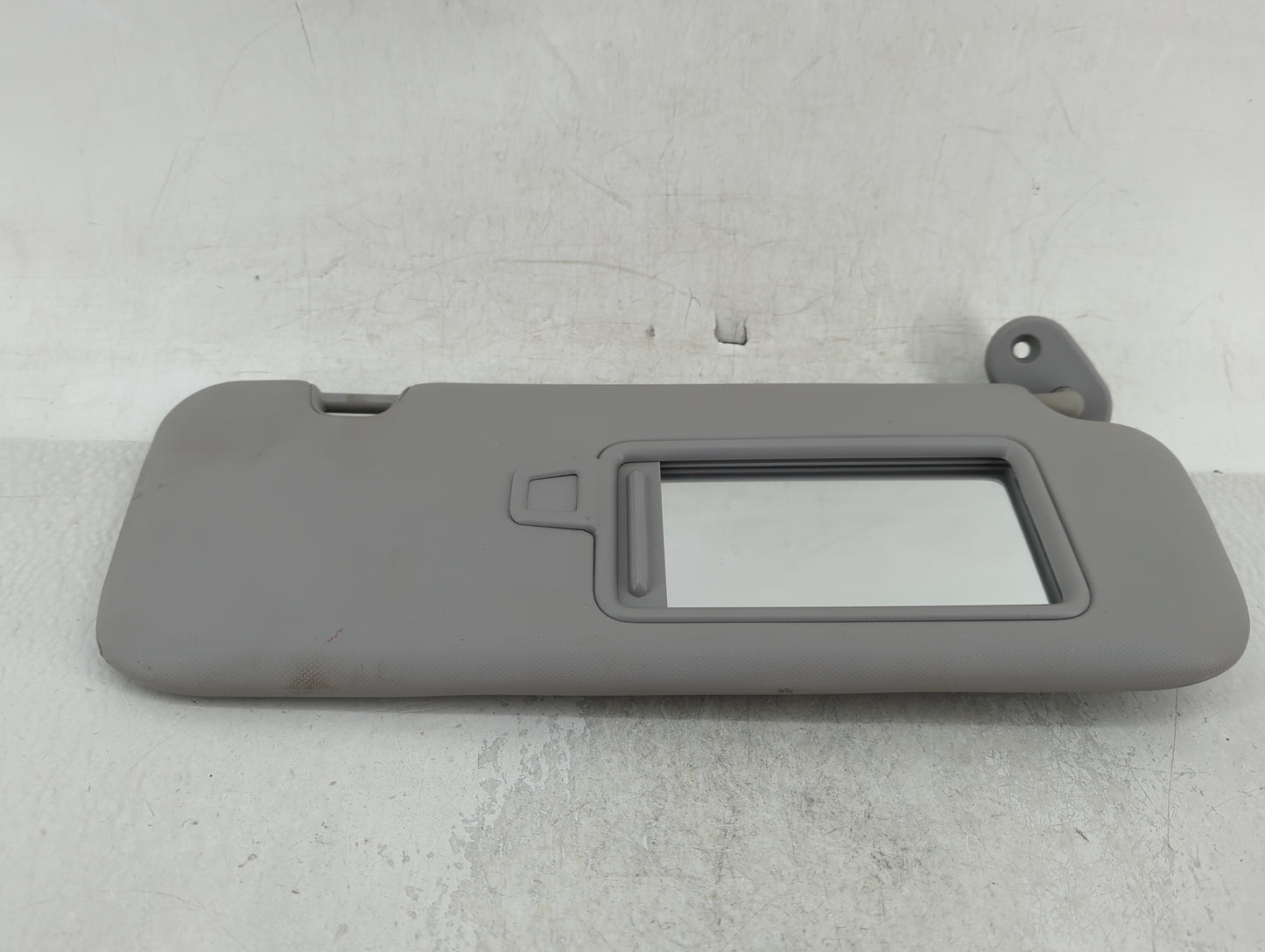 2017-2020 Hyundai Elantra Sun Visor Shade Replacement Passenger Right Mirror Fits Fits 2017 2018 2019 2020 OEM Used Auto Par